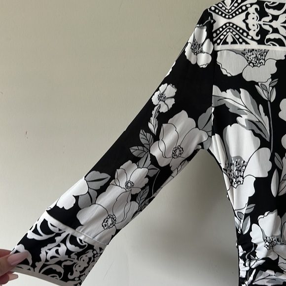 White House Black Market WHBM Black, White floral Swirl Dress  Size S - Picture 8 of 12